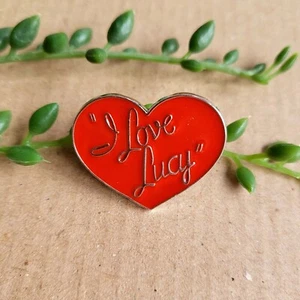 I love Lucy Enamel Pin badge - Lucille Ball 1950s metal pin badge gift - Picture 1 of 1