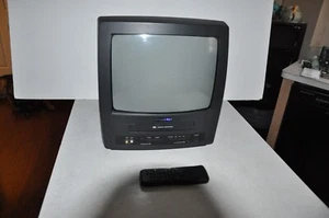 Sylvania 13” TV VCR Combo Model 6313CE A Retro Gaming TV Works VCR Not W/Remote - Picture 1 of 7