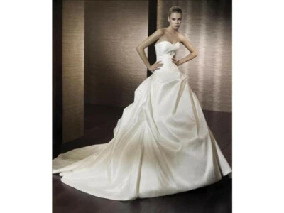 San Patrick Capri Wedding Ball Gown Bridal Dress 8-10 Off-White Strapless Train - Image 1 of 4