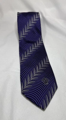 Corbata para hombre Y2K Era Versace 100 % seda púrpura estampado diseñador Italia Foto 1 de 4