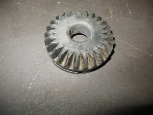 1983 XT550 THROTTLE BEVEL GEAR YAMAHA XT 550 1982-1983 5Y1-83976-00-00 - Picture 1 of 3