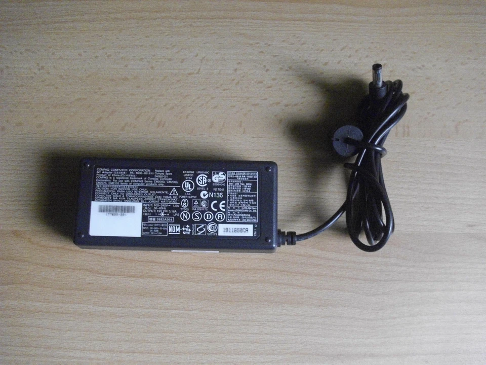 Original Netzteil Compaq PA-1600-02  19 Volt 125VA 3,16A - Bild 1 von 1