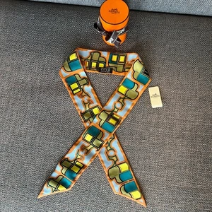 Hermes SOIE LES COUPES CITROU Bufanda Sarga de Seda con Estuche Auténtico Estado S - Imagen 1 de 14