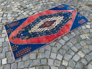 Red area rug,Turkish rug,Vintage rug,Handmade rug,Wool rug,Rug | 2,9 x 6,1 ft - Picture 1 of 10