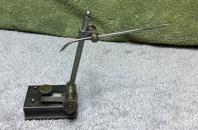 De colección. STARRETT? "MEDIDOR DE SUPERFICIE/DISEÑO 1-1/2X2"" BASE 4"" EJE CON ESCRIBA" Foto 1 de 4