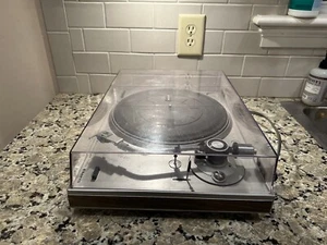 Sanyo turntable direct drive Model 1005A - Picture 1 of 6