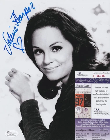 Valerie Harper Signed 8x10 Photo w/ JSA COA #U56386 Rhoda Mary Tyler Moore Show Cover