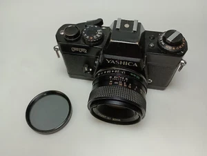 Yashica FR + Yashica ML 50mm F1.7 - Picture 1 of 7