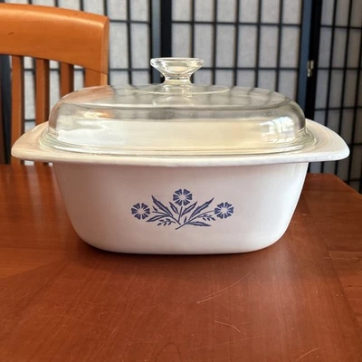 Corning Ware Dutch Oven Casserole Blue Cornflower 4QT P-34-B W/ Pyrex Lid A 12 C - Image 1 of 4