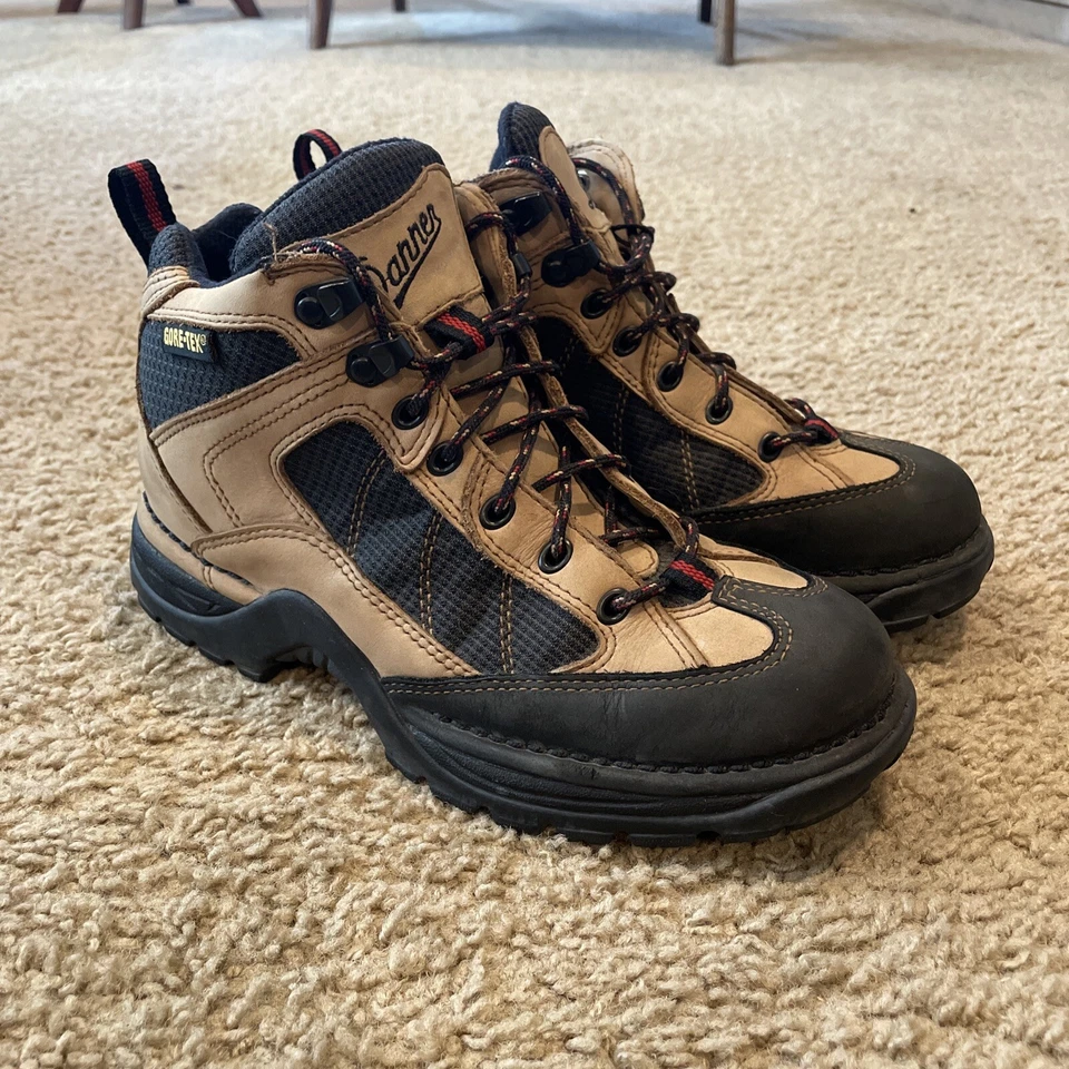 Danner Boots Women’s Size 8.5 M Hiking Sand/Black Goretex Radical 45 - Image 1 of 4