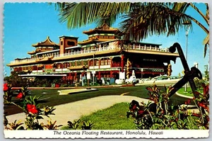 Postcard Hawaii Honolulu HI The Oceania Floating Restaurant - Picture 1 of 2