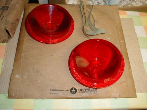 LENTES TRASERAS CHRYSLER C300 NEW YORKER MOPAR 1963 NUEVAS DE STOCK  Foto 1 de 1