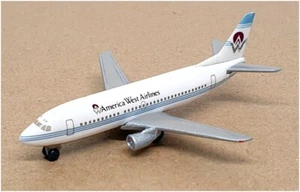 Herpa 1/500 Scale 500302 - Boeing 737-300 Aircraft (America West Airways) - Picture 1 of 5