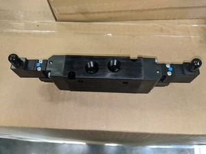 PARKER Double Solenoid B622BB553A - Picture 1 of 3