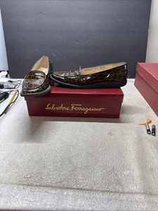 SALVATORE FERRAGAMO Pax Leopard Print Italy 7.5 US - Picture 1 of 4