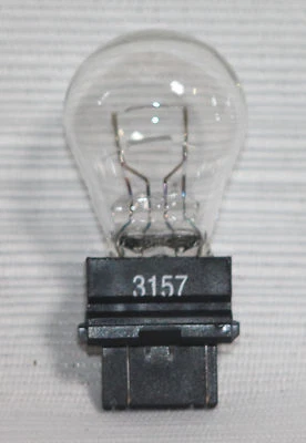 Eiko 3157 S8 Doble Filamento Plástico Cuña 14V 10 Bombillas NUEVO Foto 1 de 4