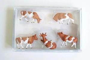 NEW HO Preiser 14155 Brown and White Cows (Various Poses) : 1/87 scale Figures - Picture 1 of 1
