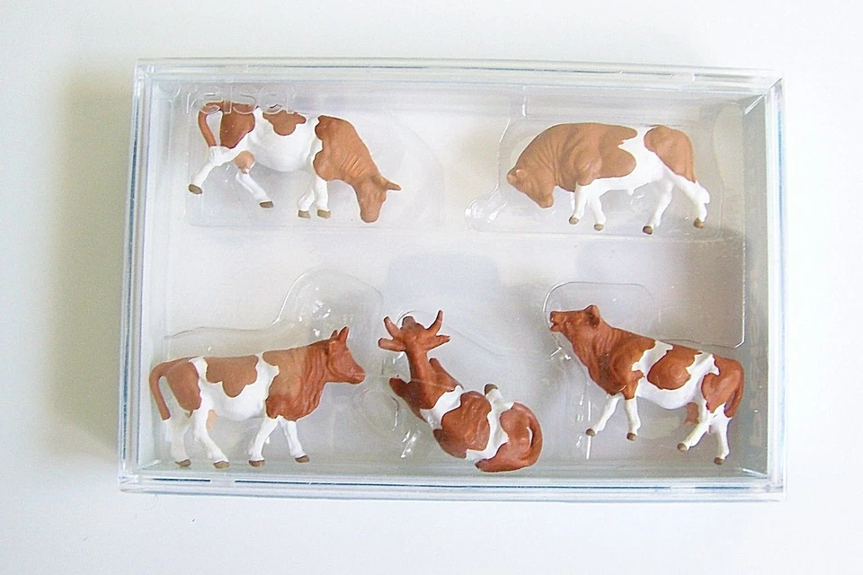 NUEVO HO Preiser 14155 Vacas Marrón y Blanco (Varias Poses): Figuras Escala 1/87 Foto 1 de 1