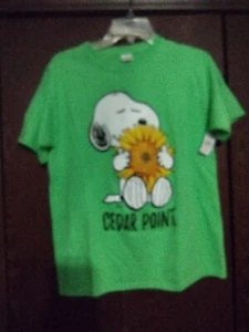 Cedar Fair Snoopy With Sunflower Youth Size L Tee Shirt - Picture 1 of 9
