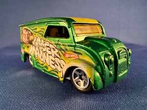 HOT WHEELS DAIRY DELIVERY VAN UDDER MADNESS GREEN 1997 VERY NICE! - Picture 1 of 5