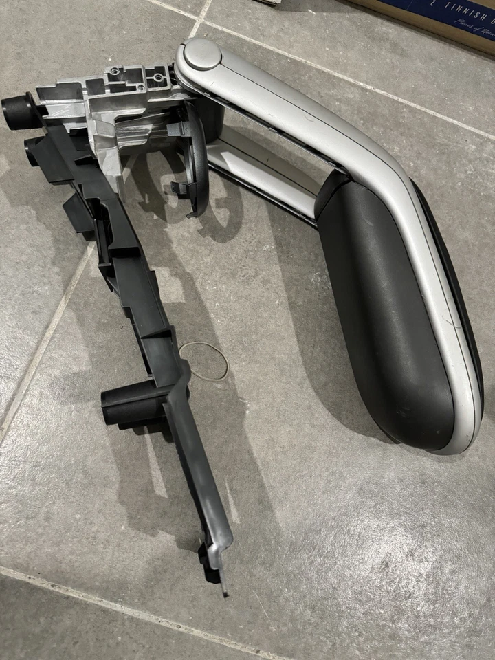 MINI R50, R53, R56, R55 2001-2015 consola central reposabrazos OEM Foto 1 de 4