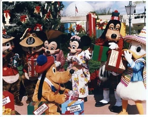 DISNEYANA PHOTO (1992) Disney EPCOT Christmas "From All Of Us To All Of You" - Picture 1 of 2