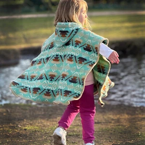 TURQUOISE HOODED KIDS PONCHO UNISEX AZTEC PATTERN LLAMA WOOL HANDMADE COZY - Picture 1 of 13