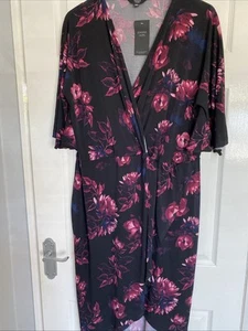 Ladies Dress Size 24 - Picture 1 of 5
