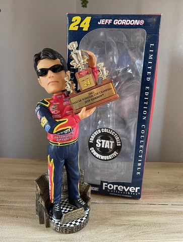 #24 JEFF GORDON DuPont Chevrolet NASCAR Winston Cup Champion Stat Bobblehead NIB Cover