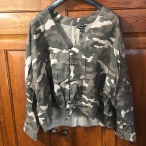 Neu mit Etikett Express camofarbenes kurzes Hemd mit Bindegürtel L - Bild 1 von 10