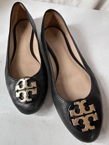 Tory Burch Leather Flats Women's Size 8 Black Gold Metallic Logo Chic Modern - Picture 1 of 5