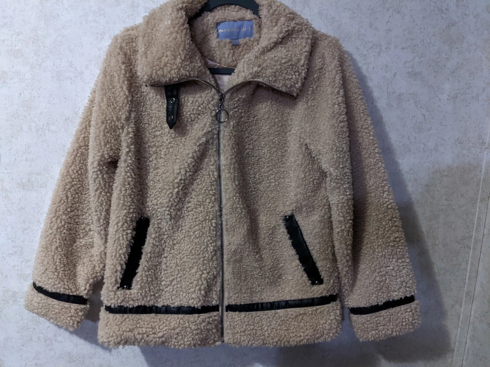 Chaqueta para mujer Madden Girl abrigo de piel sintética con hebilla cuello talla XS Foto 1 de 4