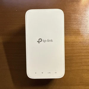 Extensor de alcance Wi-Fi de malla TP-Link RE300 - Imagen 1 de 3