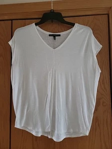 Blusa blanca sin mangas del mercado negro de la Casa Blanca con cuello en V talla M - Imagen 1 de 3
