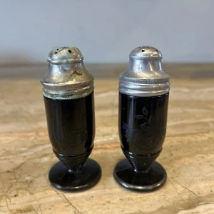 Vintage Hazel Atlas Black Glass Ovide Salt Pepper Shakers Set Art Deco Metal Cap - Picture 1 of 3