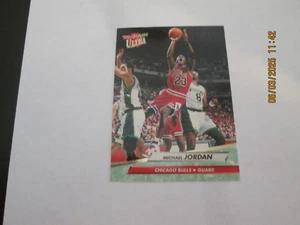 MICHAEL JORDAN CHICAGO BULLS 1992-93 FLEER ULTRA BASKETBALL CARD #27 - Picture 1 of 2