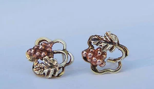 Pendientes de poste de hoja de uva tricoro - oro amarillo, rosa y verde 10k - Imagen 1 de 3