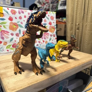 4 Dinos Some Jurassic World Tyrannosaurus Rex dinosaur toy, Jurassic World - Picture 1 of 9