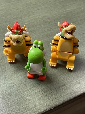 LOT OF 3 KNEX NINTENDO SUPER MARIO BROS: BOWSER KING KOOPA K’NEX & YOSHI FIGURE - Image 1 of 4