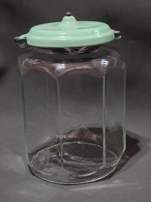 COLUMBUS #4 OCTAGONAL GUMBALL GLOBE, ORIGINAL - CHIP AT TOP - $40 - Image 1 of 4