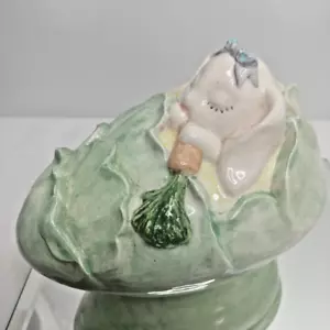 Ostern Hühnerei Schmuckkästchen Hase schläft in einem Kohlbett isst eine Karotte... - Bild 1 von 20