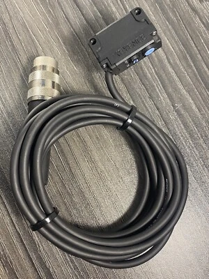 Keyence PZ-G101N  Photoelectric Sensor NPN 10 to 30V DC 200MM Range - USA - Image 1 of 4