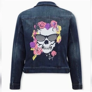 Torrid x Betsey Johnson Floral skull trucker jean jacket coat Plus Size 2 2X New - Picture 1 of 14