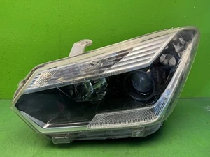 ISUZU D-MAX Left Headlamp Mk2- Projector Style BCW6091 2018 Repaired Lug - Picture 1 of 5
