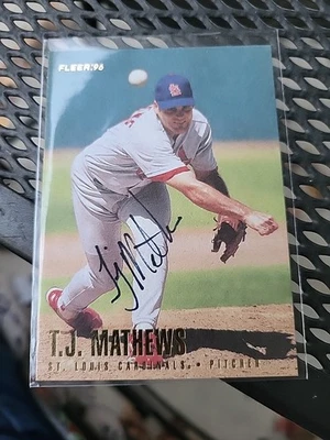 1996 Fleer #548 T.J. Mathews St. Louis Cardinals. Autographed  - Image 1 of 4