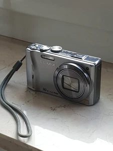 Panasonic Lumix DMC-TZ22 Digitalkamera LEICA Objektiv Vario-Elmar 1:3.3-5.9 - Bild 1 von 15