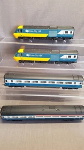 HORNBY BR BLUE/YELLOW CLASS 43 INTERCITY 125 HST 4 CAR SET VERY GOOD UNBOXED - Foto 1 di 15
