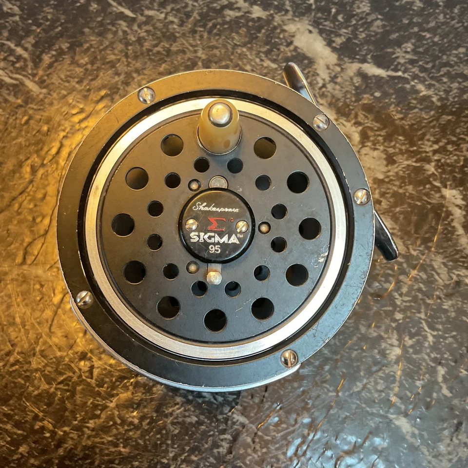 Carrete de mosca de acción única Shakespear Sigma 95 hecho en EE. UU. de colección Foto 1 de 4