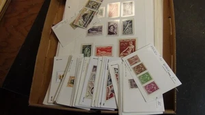 Briefmarkenweis Monaco Briefmarken verschiedene Seiten Pergamin est 400 Marken im Pizzakarton  - Bild 1 von 20