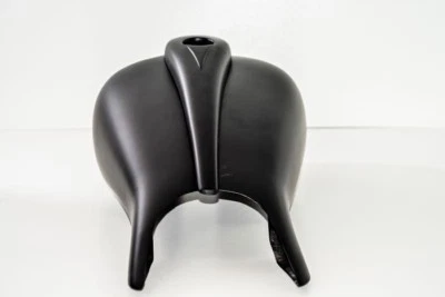 HARLEY DAVIDSON 6 GAL CUSTOM TANK SHROUDS AND DASH FOR TOURING MODELS 2008-2019 - Image 1 of 3